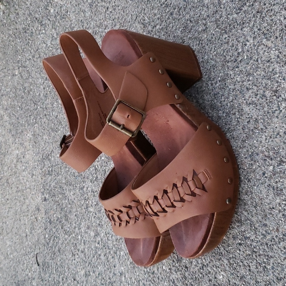 White mountain footbeds faux leather faux wood clogs, braided detail, brown boho